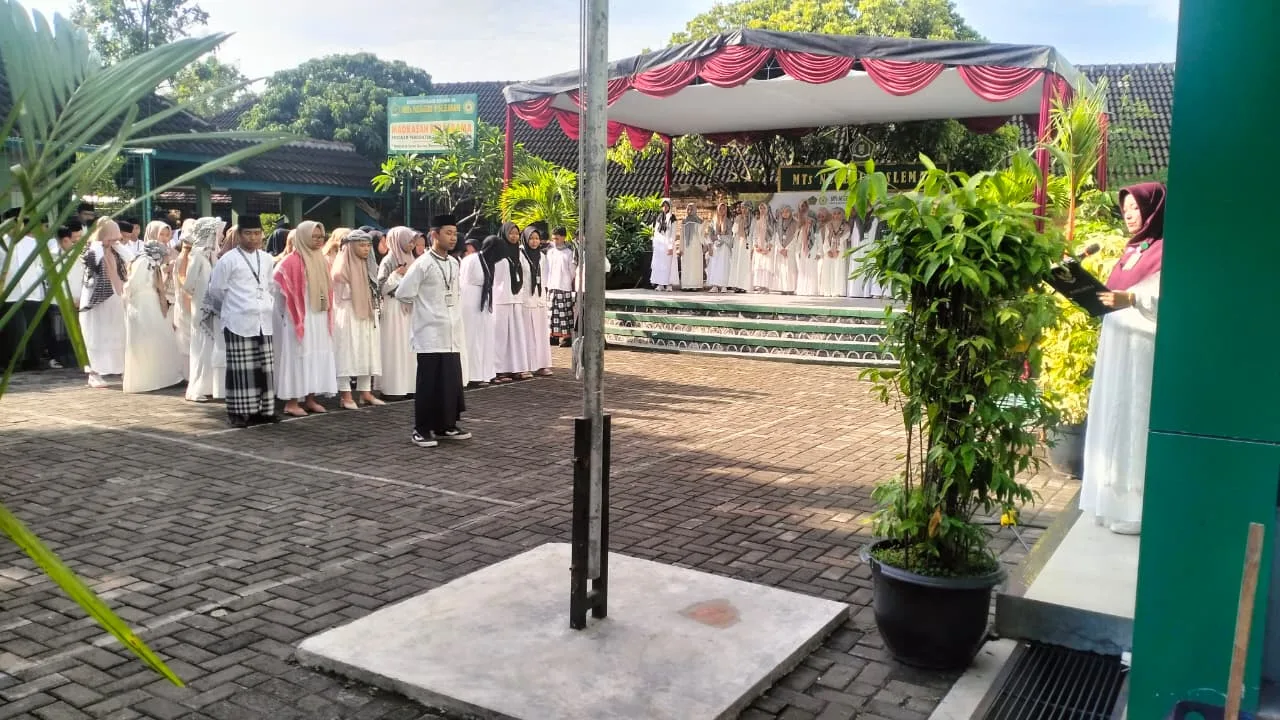 MTsN 9 Sleman Gelar Apel dalam Peringatan Hari Santri 2025