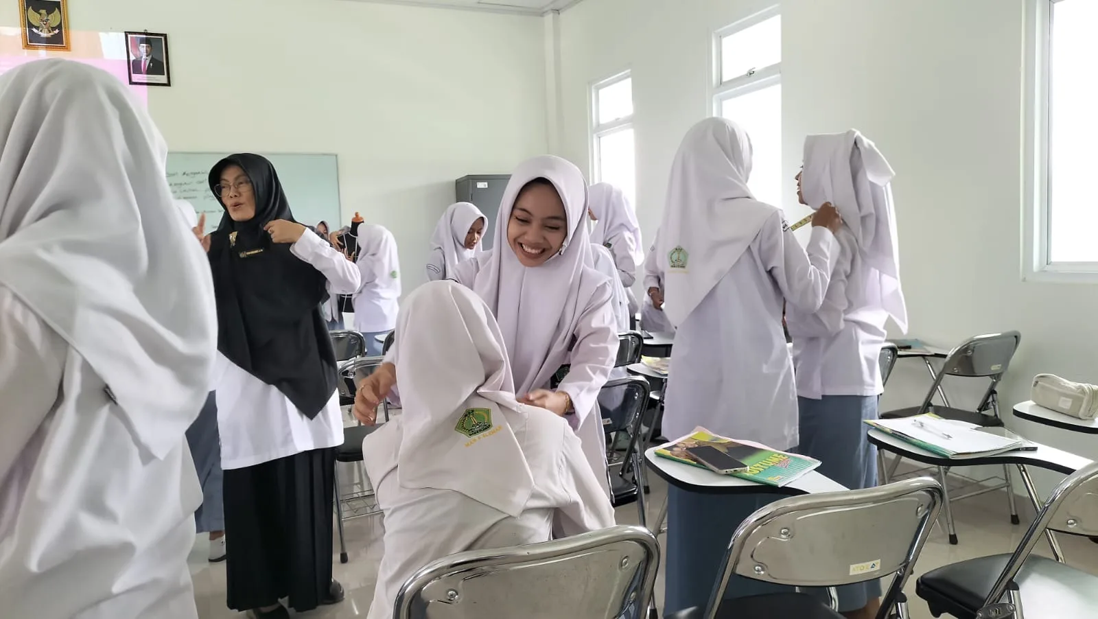 Penguatan Kompetensi Vokasional Melalui Supervisi Pembelajaran Busana