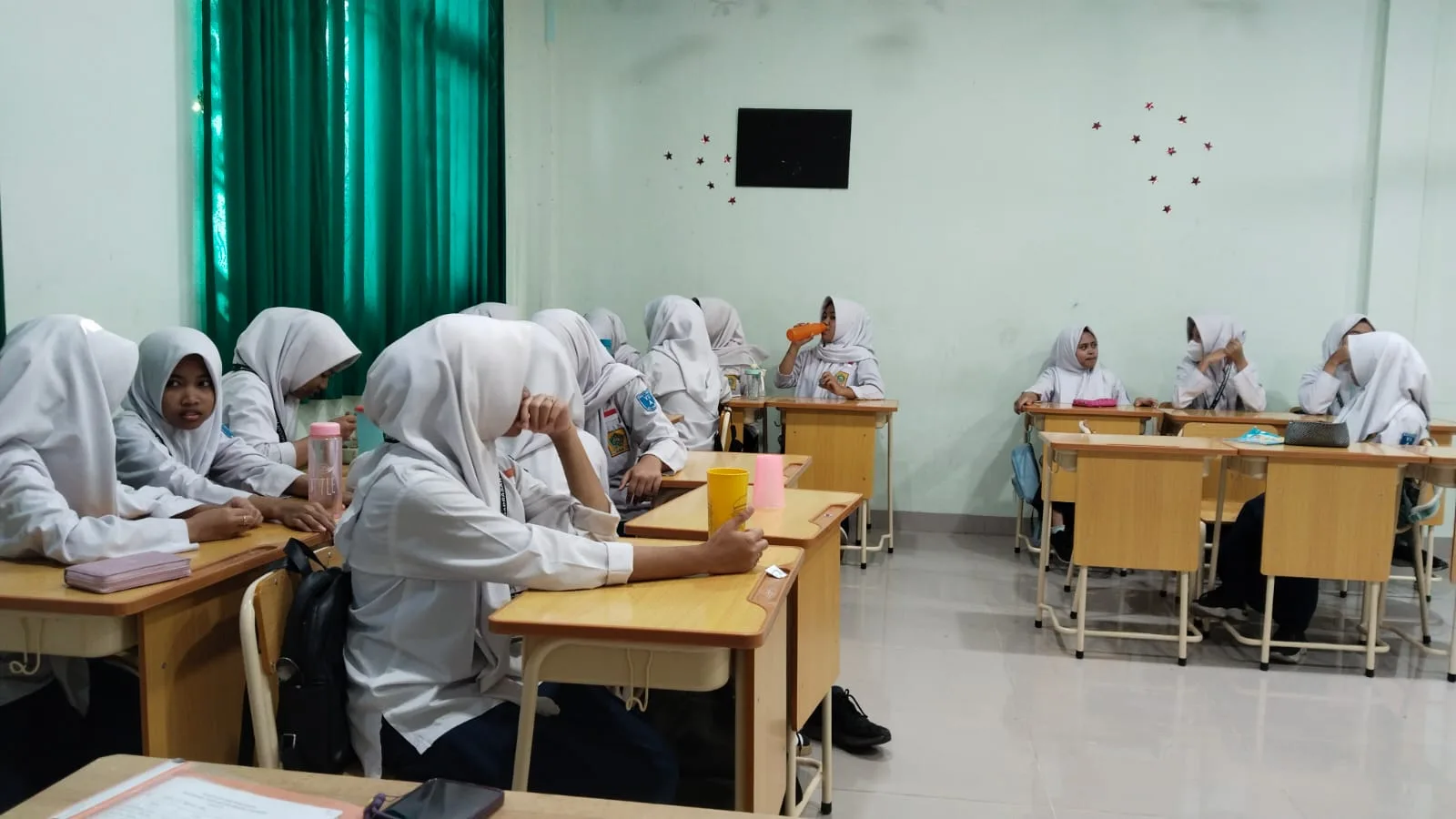 Perwalian di MTsN 9 Sleman, Wali Kelas Sampaikan Rangkaian Kegiatan Perayaan Hari Santri 2025