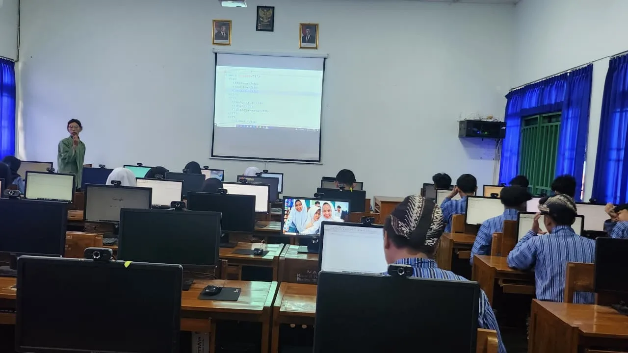 Supervisi Informatika di MAN 5 Sleman Tingkatkan Kualitas Pembelajaran Berbasis Komputer
