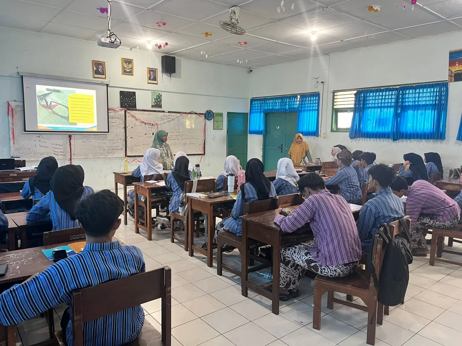 Supervisi Pembelajaran Bahasa Indonesia Dorong Penguatan Literasi Kritis Siswa Kelas XII