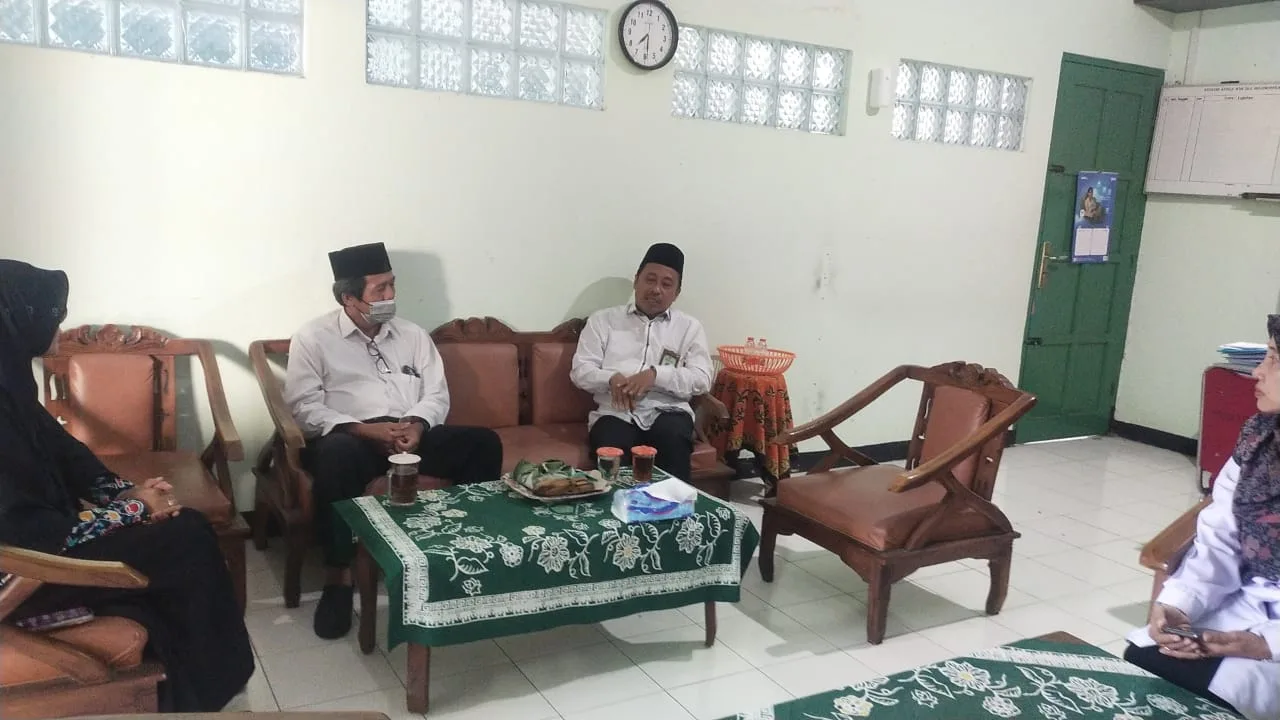 Kunjungan Ke MTsN 9 Sleman, Kakan Kemenag Sleman Beri Motivasi Madrasah Negeri Harus Unggul di Segala Ajang