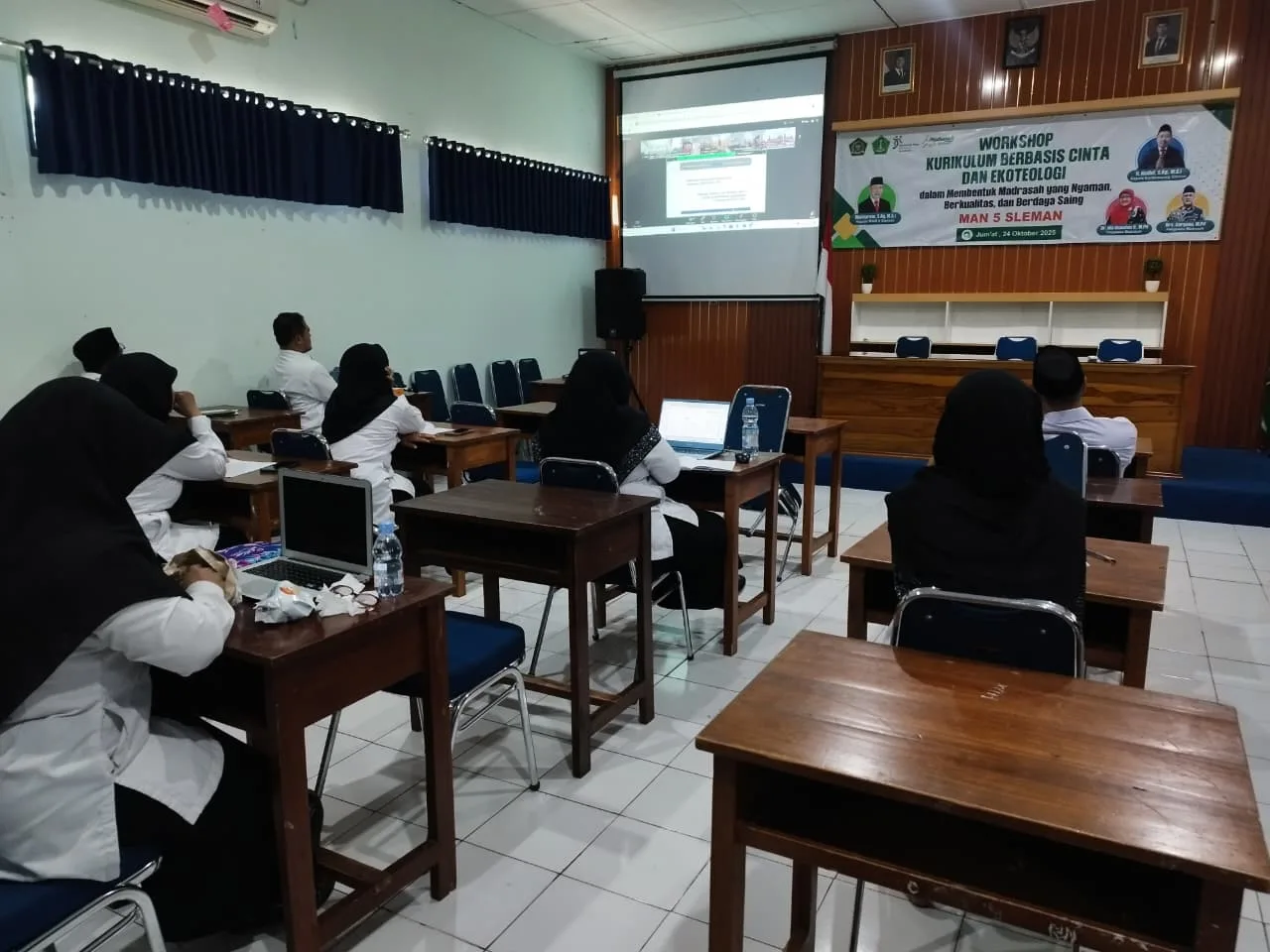 MAN 5 Sleman Ikuti Koordinasi Persiapan Pengawas TKA 2025 Tingkat DIY Melalui Zoom Meeting