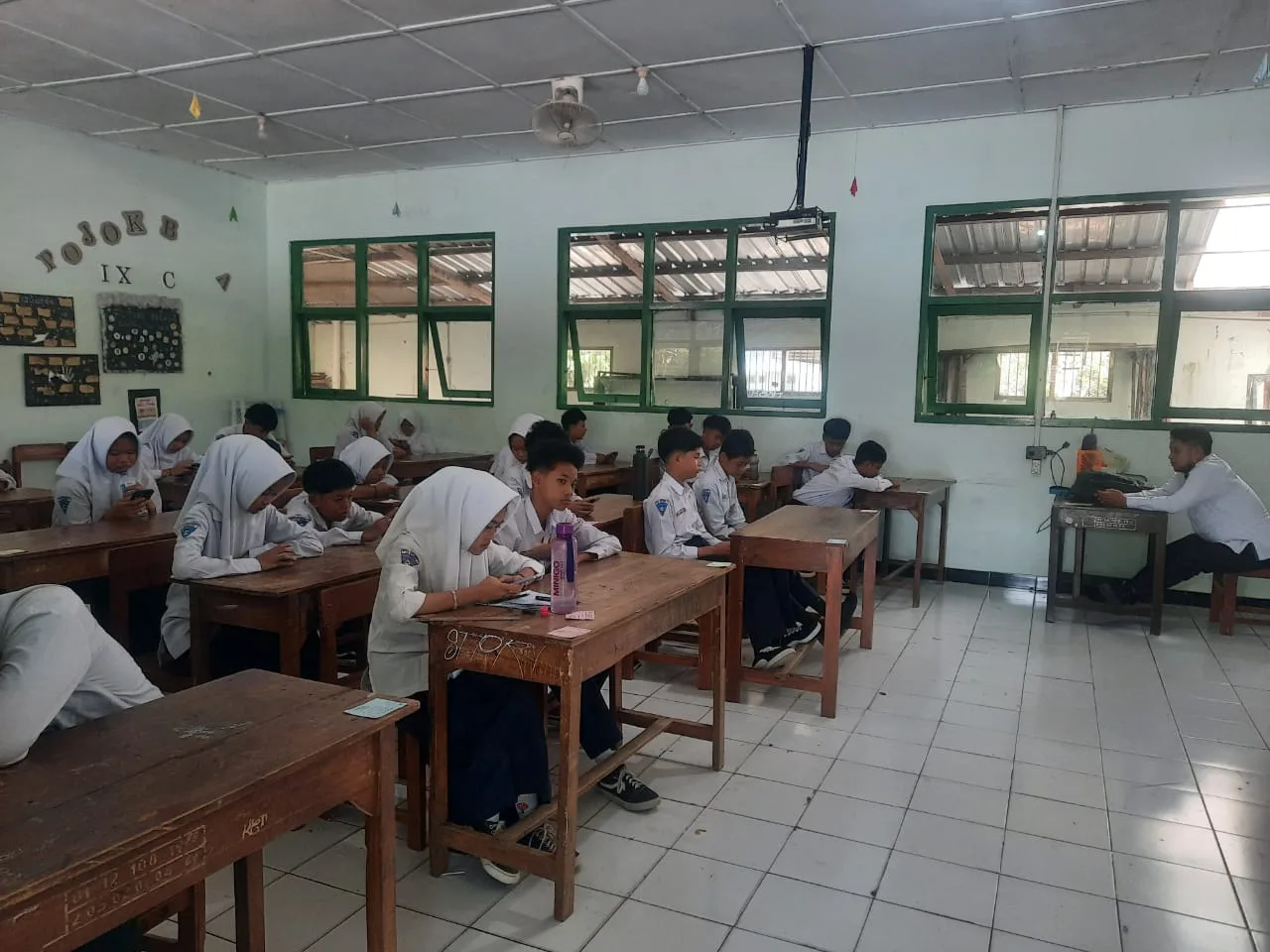 MTsN 8 Sleman Gelar Hari Pertama ASTS Gasal 2025/2026, Ujian Berjalan Tertib dan Lancar