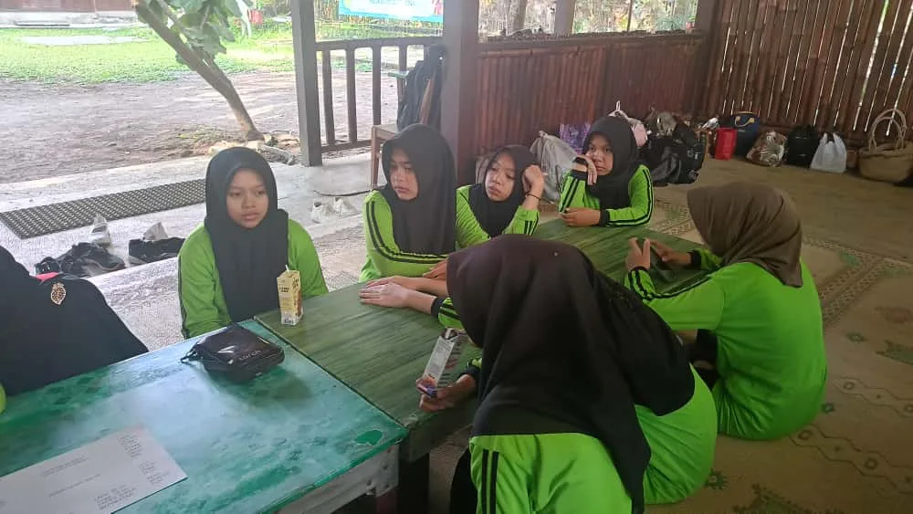 Sahabat Lentera Perpustakaan MTsN 9 Sleman Gelar Rapat Redaksi Mading Bertema Toleransi