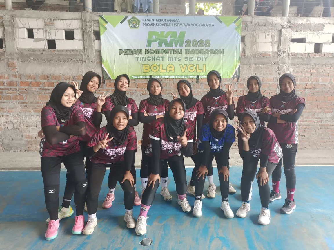 Tim Voli Putri Sleman Raih Juara 1 PKM Cabang Voli MTs Tingkat Provinsi DIY