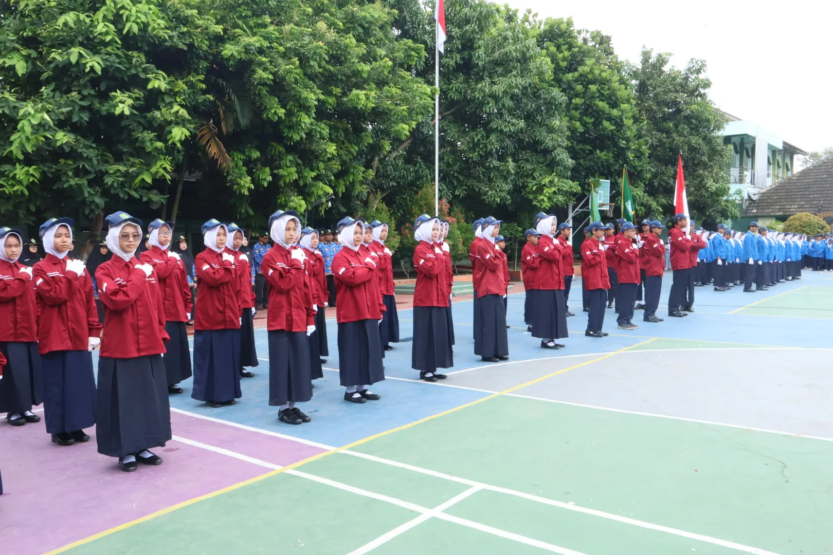 Pengurus OSIS MTsN 8 Sleman Masa Bakti 2025/2026 Resmi Diambil Sumpah Jabatan