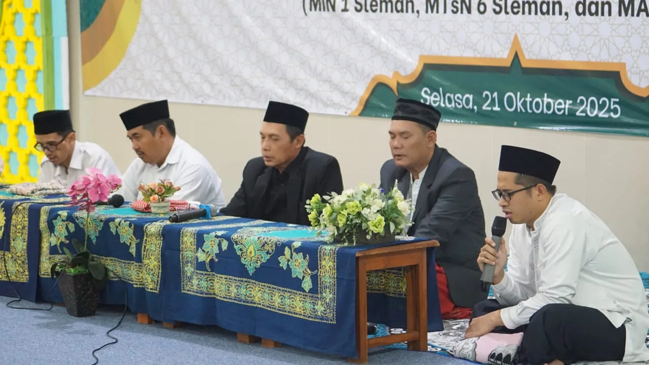 Semangat Khotmil Qur’an 30 Juz MAN 3 Sleman Meriahkan Hari Santri 2025