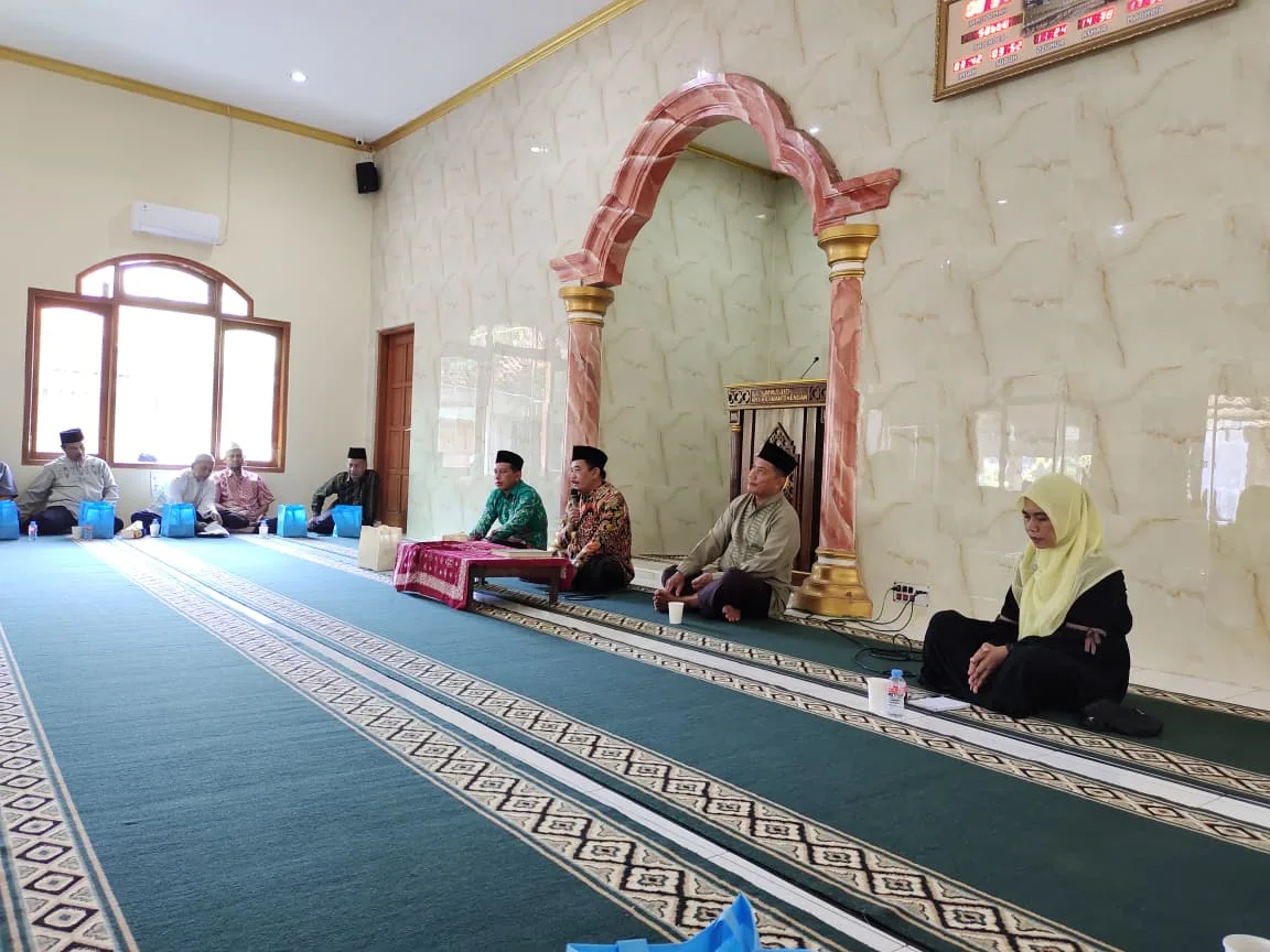 Keluarga Besar MTsN 3 Sleman Gelar Pengajian Rutin di Masjid Ar-Rohman