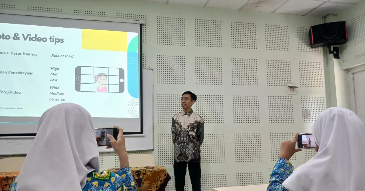 MTsN 9 Sleman Gelar Pelatihan Teknik Merekam Video untuk Generasi Kreatif