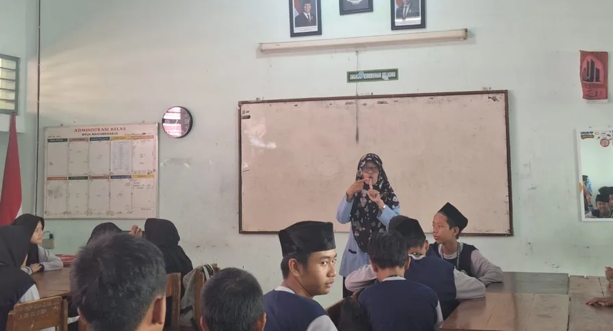 Siswa Kelas VII C MTsN 9 Sleman Antusias Ikuti Jumat Inspirasi tentang Persahabatan dan Dampak Gadget