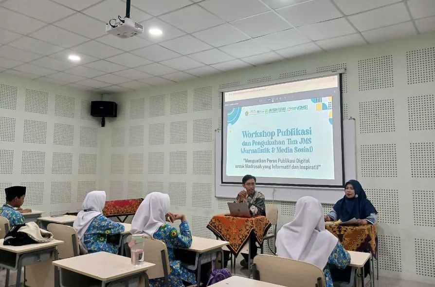 Workshop Publikasi dan Media Sosial MTsN 9 Sleman