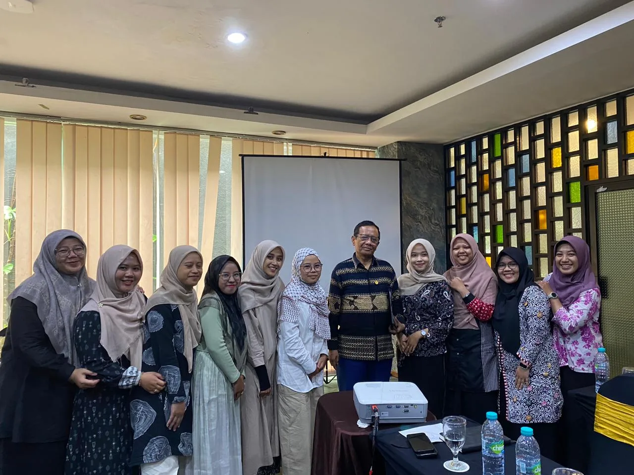 Guru BK MAN 3 Sleman Serap Semangat Demokrasi dari Para Tokoh Nasional di UII