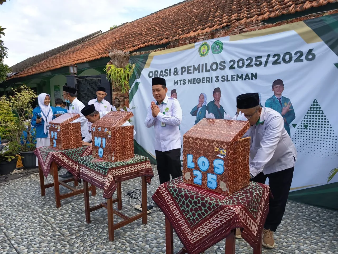 Lanjutkan Estafet Kepemimpinan, Pemilos MTsN 3 Sleman Luber dan Aman