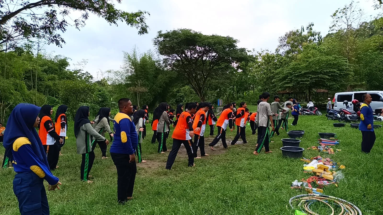 LDKS Hari Kedua Pengurus OSIS MTsN 8 Sleman Diawali dengan Pemanasan Sebelum Outbond di BALIBO