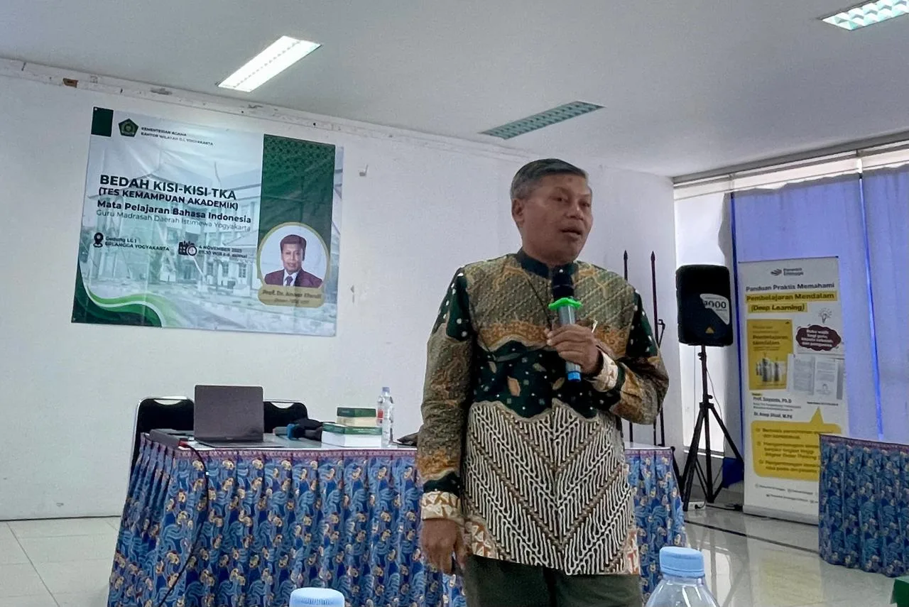 Guru MTsN 10 Sleman Ikuti Bedah Kisi-kisi TKA Bahasa Indonesia se-DIY