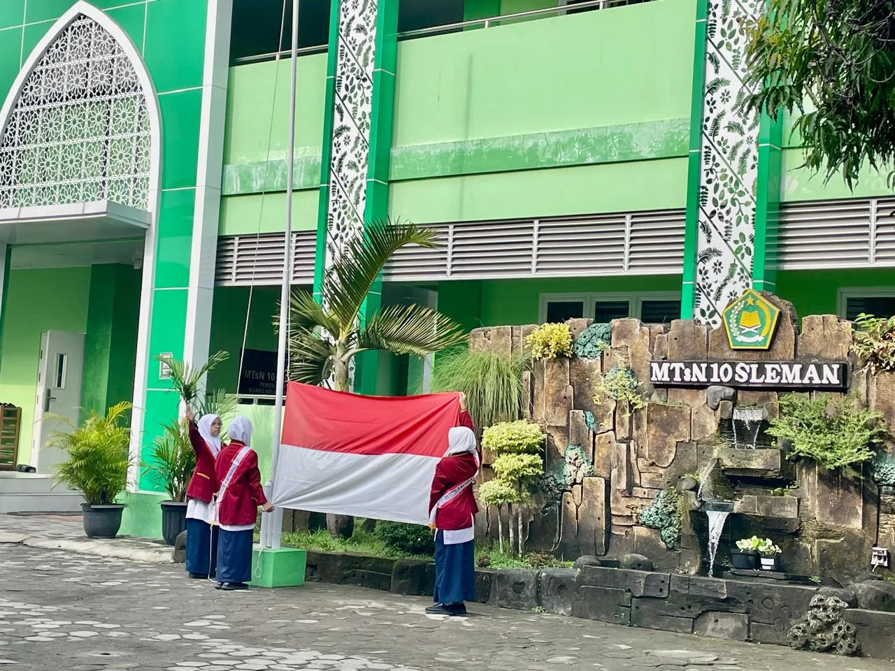 MTsN 10 Sleman Gelar Upacara Hari Pahlawan, Kamad Sampaikan Teladan Pahlawan