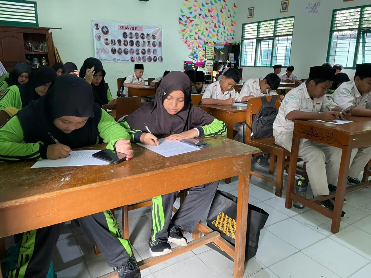 Jum’at Literasi, Siswa MTsN 4 Sleman Gali Inspirasi dari Biografi Tokoh Nasional Indonesia