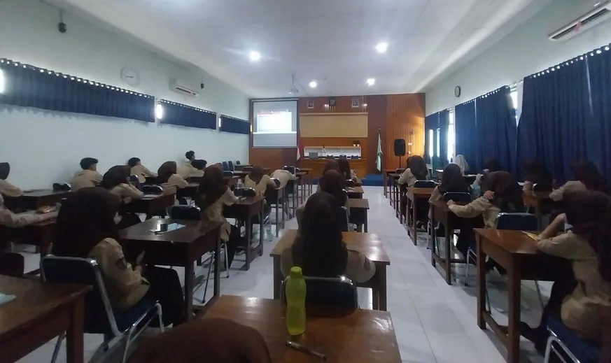 MAN 5 Sleman Ikuti Zoom Meet Orientasi Calon Anggota PMR Kabupaten Sleman