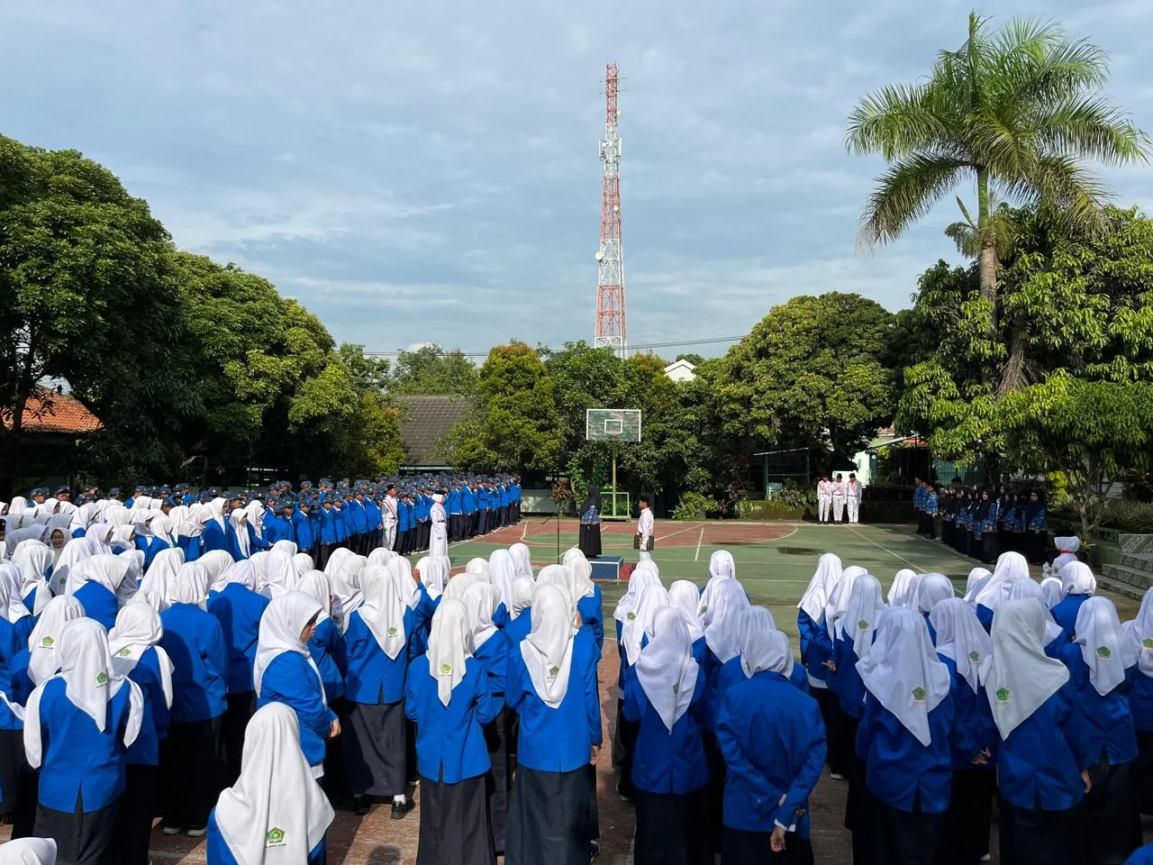 MTsN 2 Sleman Laksanakan Upacara Peringatan Hari Pahlawan dengan Khidmat