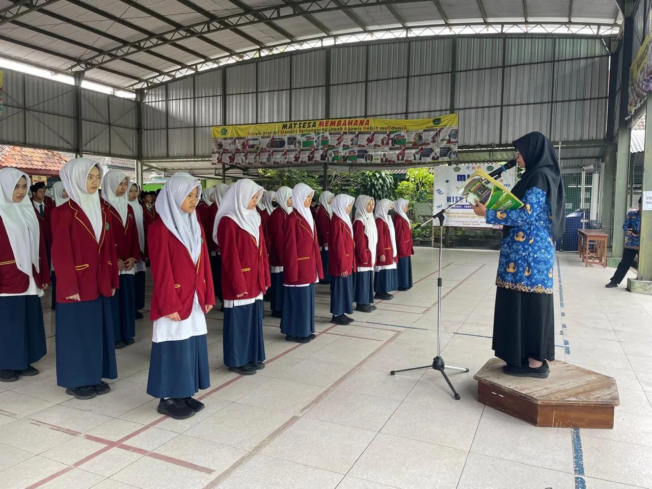 Pengukuhan PMR MTsN 10 Sleman, Anggota Ikrarkan Panca Janji