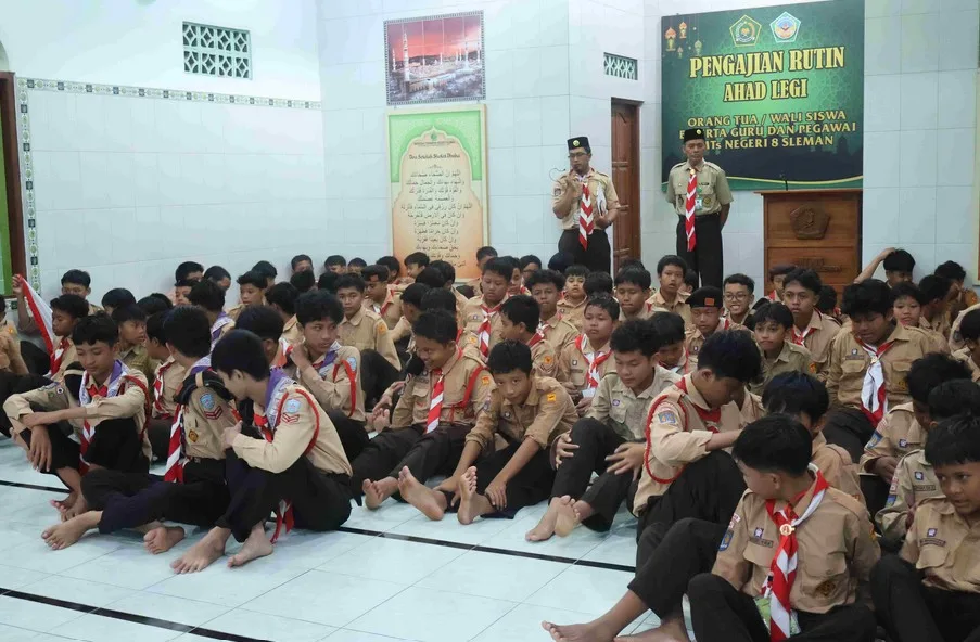 Upacara Penutupan LT 1 MTsN 8 Sleman Digelar di Masjid Nurul Ummah, Para Juara Terima Apresiasi