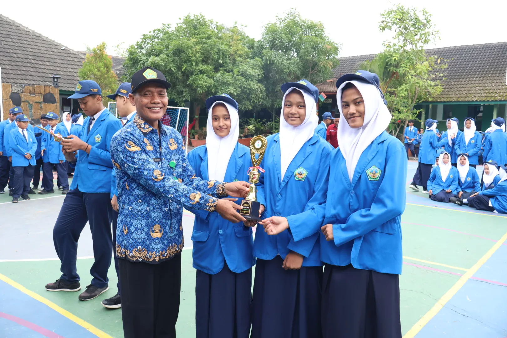 Bangga, Tiga Siswi MTsN 8 Sleman Raih Juara I Voli dalam PKM Tingkat Provinsi DIY