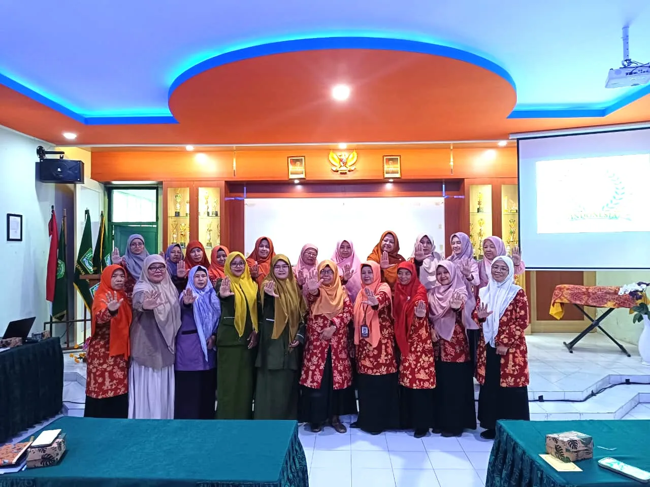 Perempuan Peduli Kesehatan: Dharma Wanita MTsN 8 Sleman Gandeng Yayasan Sosialisasi Kanker Indonesia
