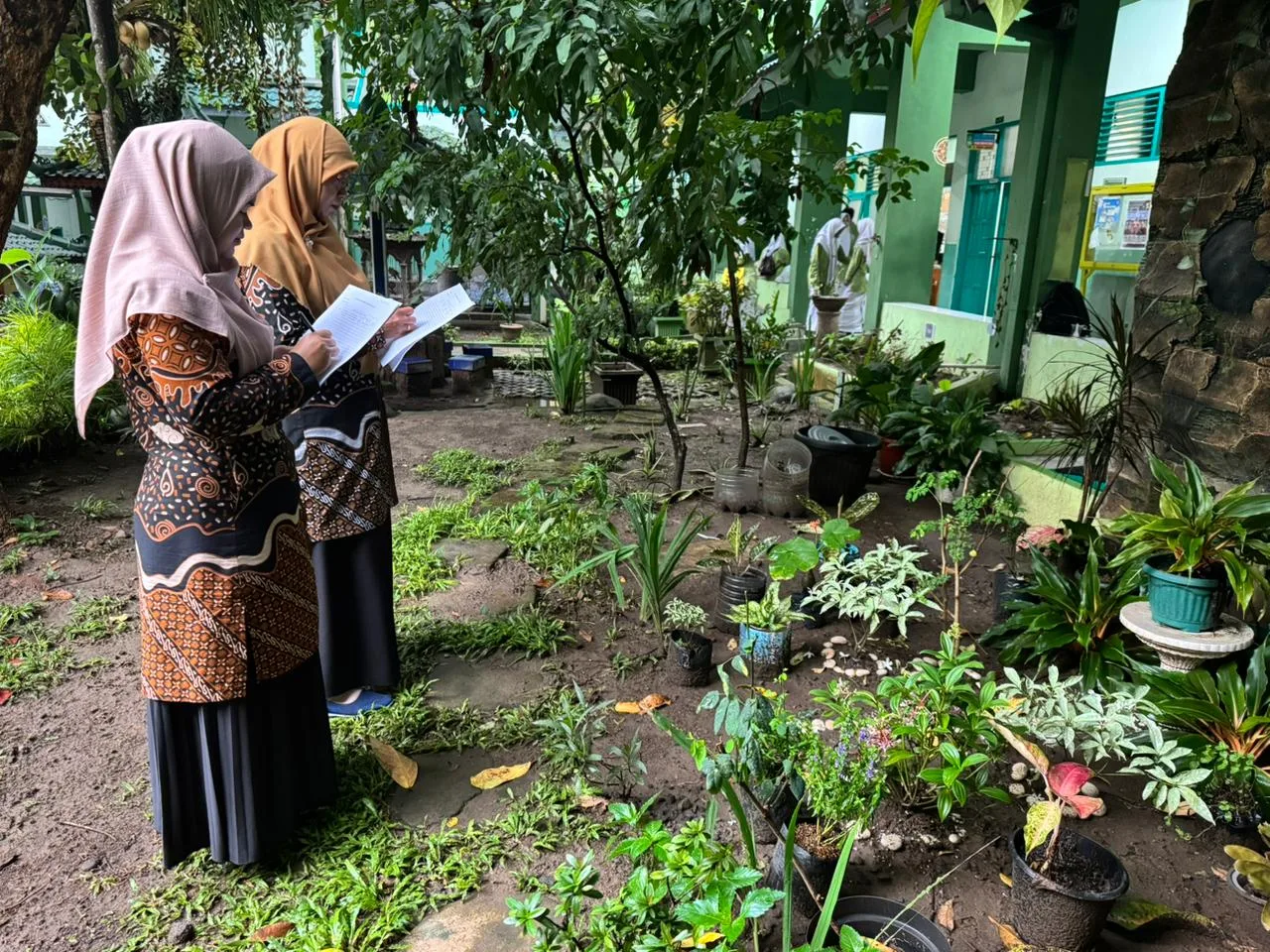 Tim Gemilang MAN 3 Sleman Lakukan Penilaian Lomba Tamanisasi
