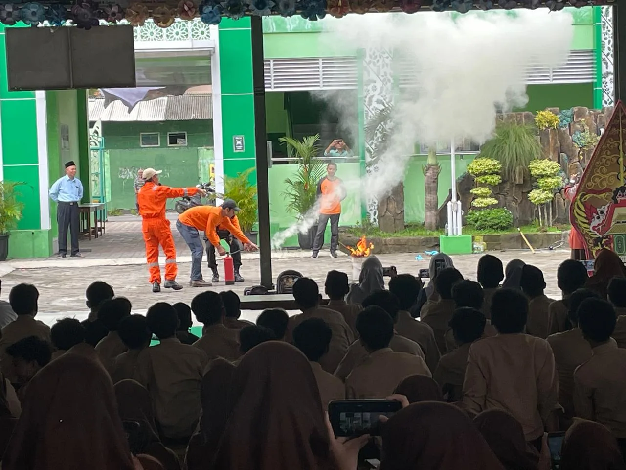 Gandeng Tim SAR DIY,  MTsN 10 Sleman Sosialisasikan  Mitigasi Bencana