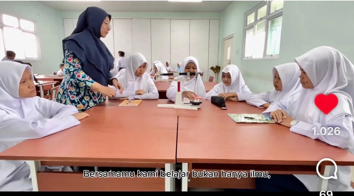 Hari Guru Nasional 2025 : OSIS  MTsN 10 Sleman Ikuti Lomba Video Klip Guruku Tersayang