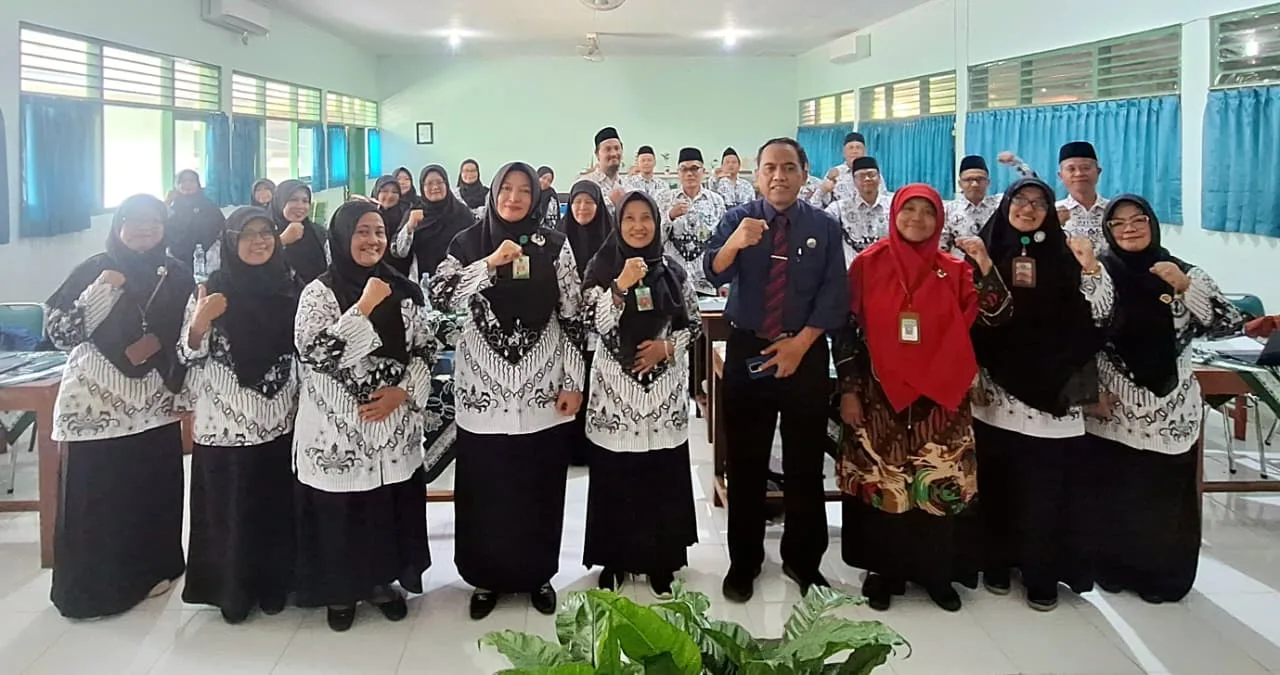 Hadirkan Pengawas Ahli Madya Disdikpora DIY, MTsN 9 Sleman Dapatkan Materi Growth Mindset