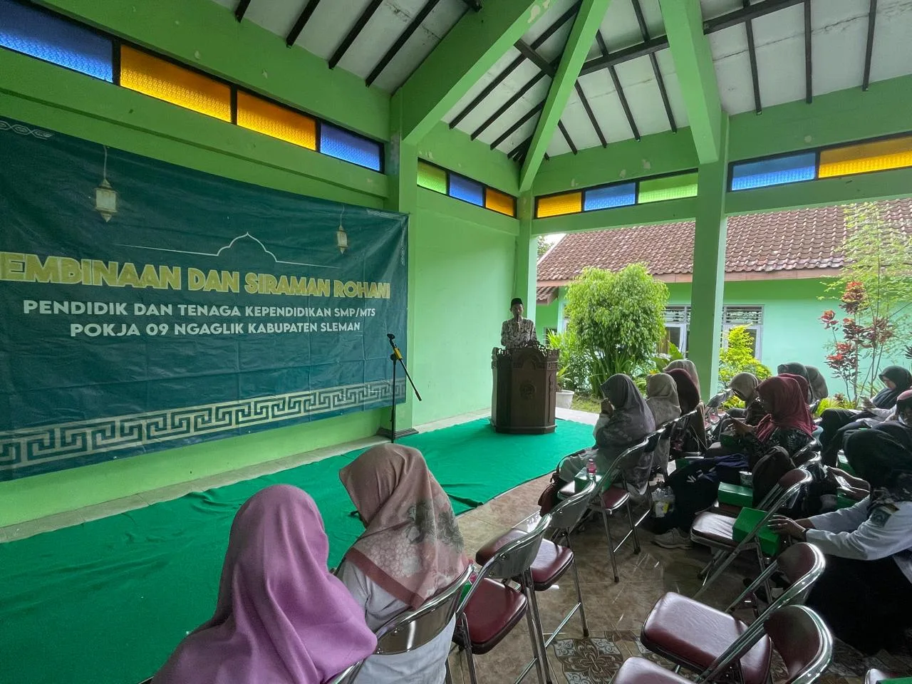 Jalin Silaturahmi Antarinstansi, Guru MTsN 10 Hadiri  Pembinaan dan Siraman Rohani MKKS Ngaglik Sleman