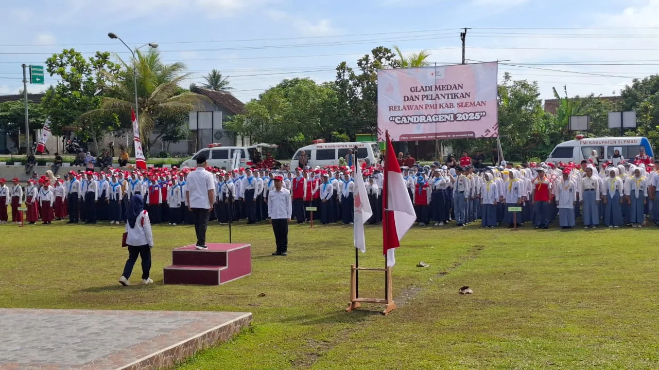 10 Murid MTsN 1 Sleman Resmi Dilantik sebagai Anggota PMR PMI Kabupaten Sleman