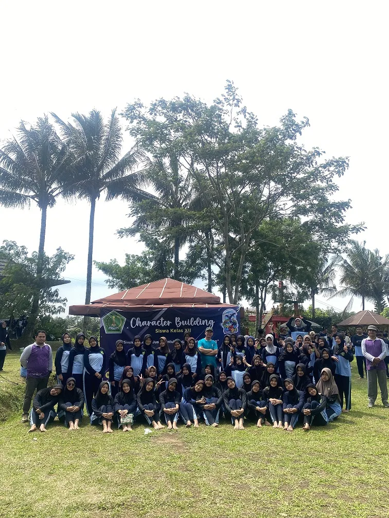 Serunya Character Building MAN 5 Sleman: Asah Mental, Bangun Kekompakan, Hasilkan Mini Vlog Kreatif