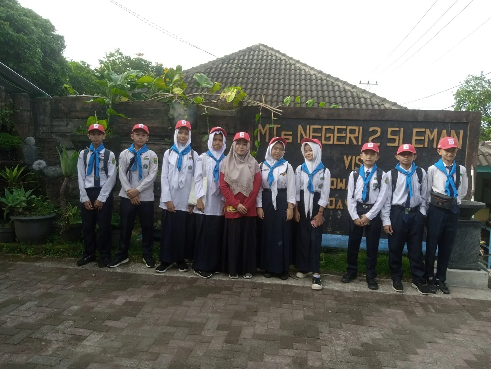 Semangat Kepedulian! MTsN 2 Sleman Ikuti Pelantikan PMR 2025