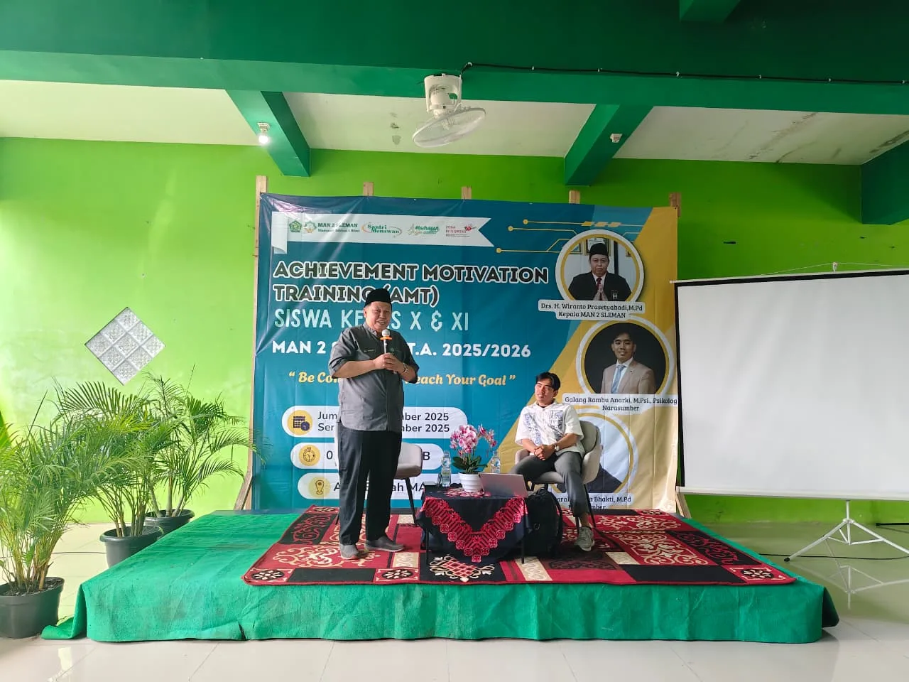 MAN 2 Sleman Gelar AMT untuk Siswa Kelas X: “Be Consistent to Reach Your Goal”