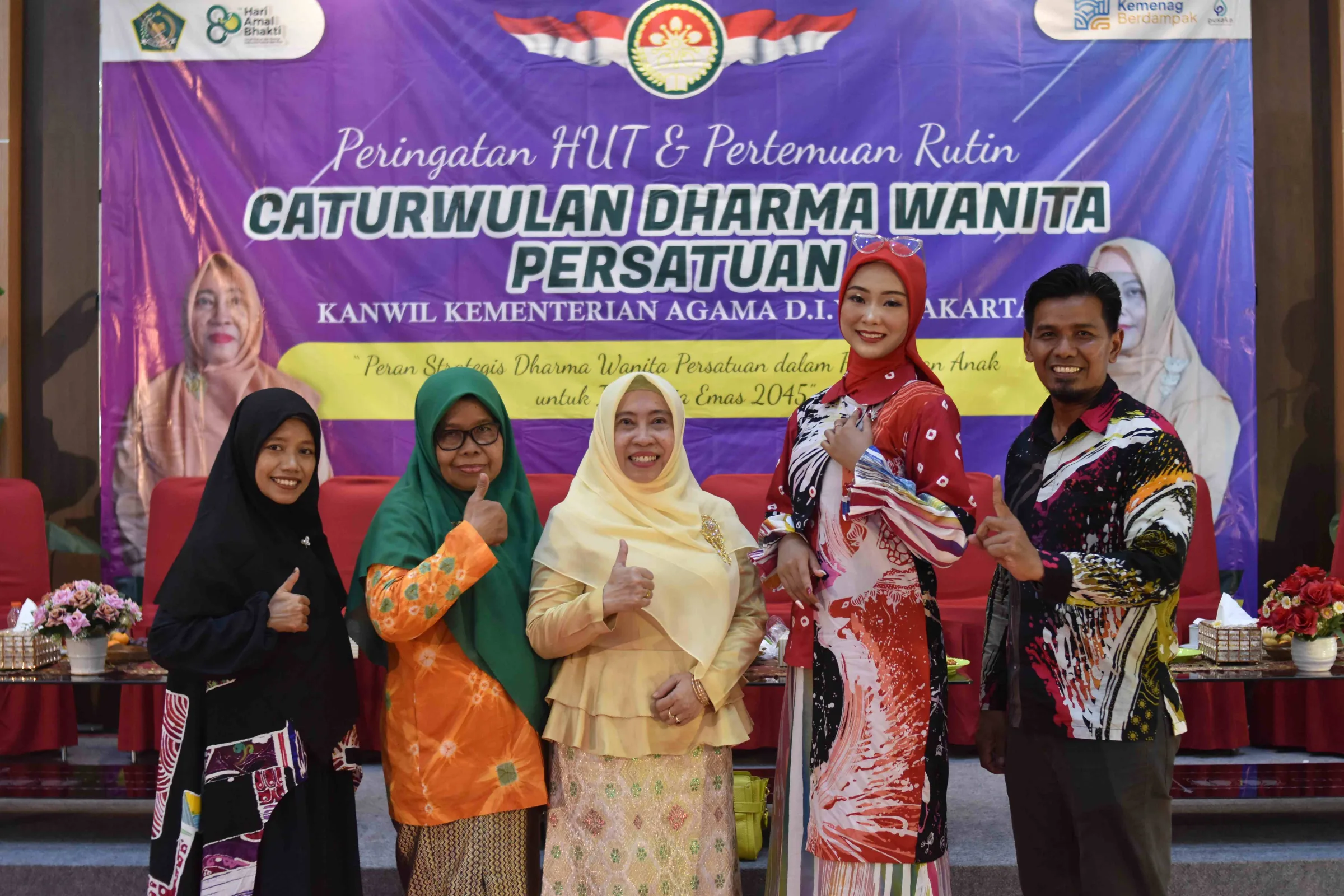 Ketua DWP Kanwil Kemenag DIY Apresiasi Karya Batik MTsN 8 Sleman
