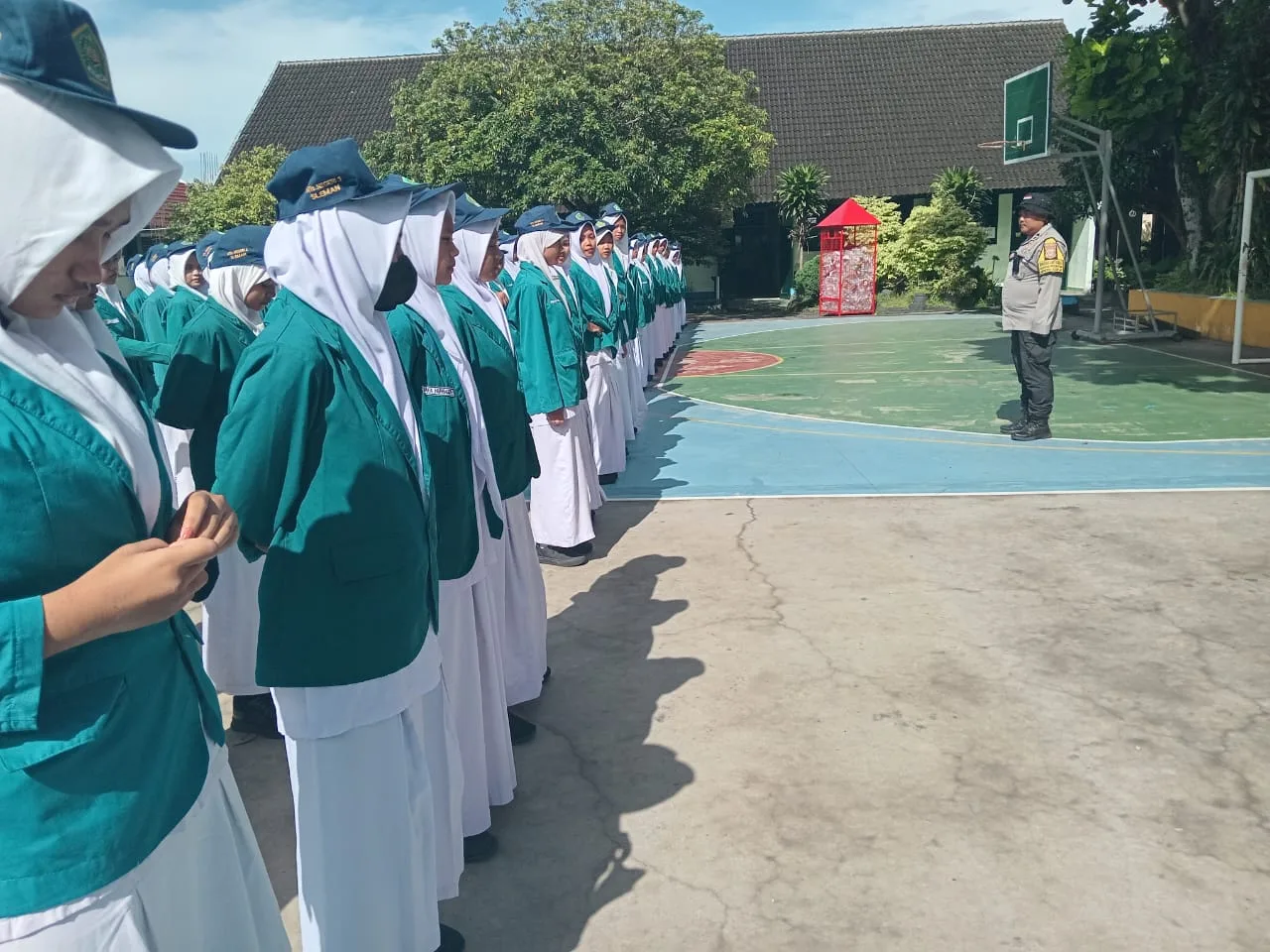 MTsN 3 Sleman dan Polsek Ngemplak Bersinergi Gelar Pembinaan Karakter Demi Bentuk Generasi Bangsa Hebat