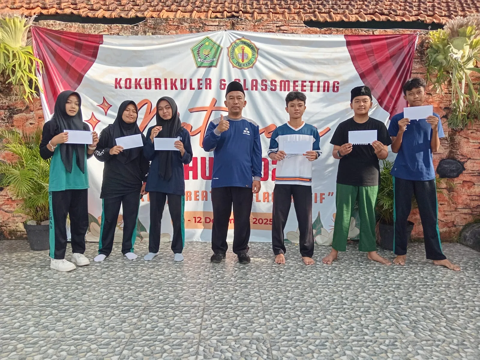 Smash Prestasi di Lapangan! Classmeeting Bulu Tangkis MTs Negeri 3 Sleman Umumkan Para Juara