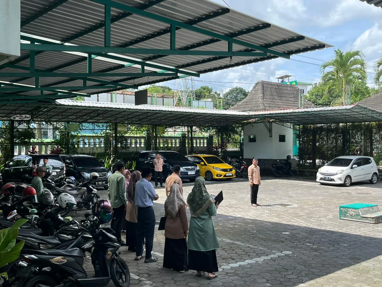 MAN 5 Sleman Gelar Latihan Upacara HAB ke-80, Guru dan Pegawai Mantapkan Kesiapan Pelaksanaan Upacara