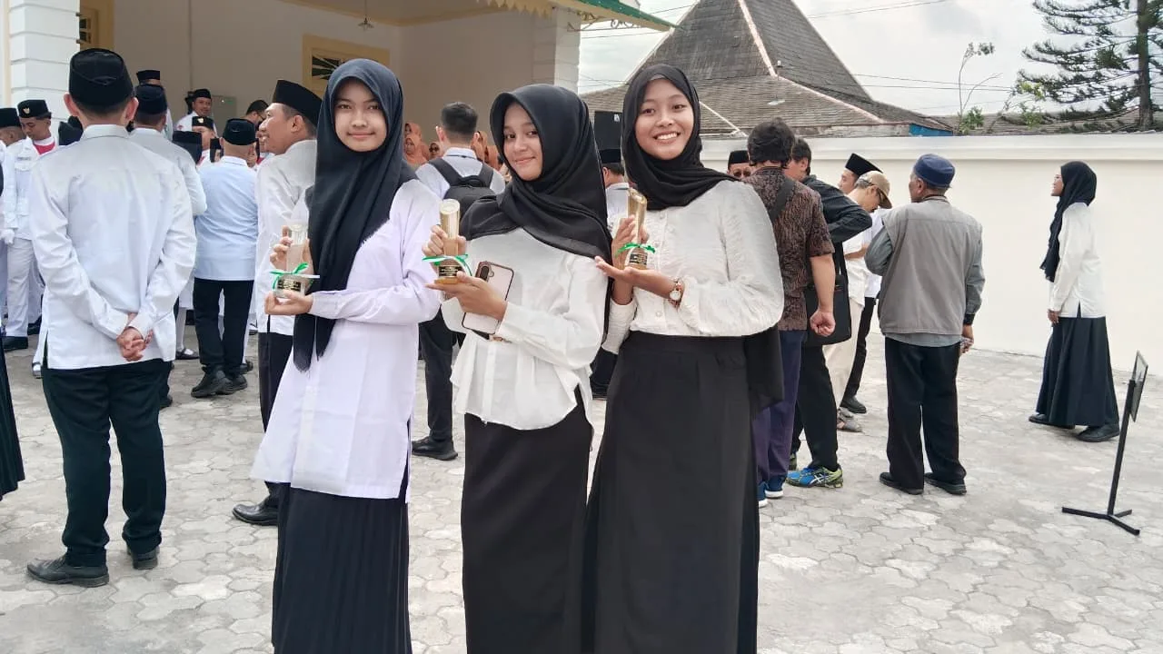 Tiga Kontingen Kemenag Sleman Ukir Prestasi di Ajang Batik dan Busana DWP Kanwil Kemenag DIY