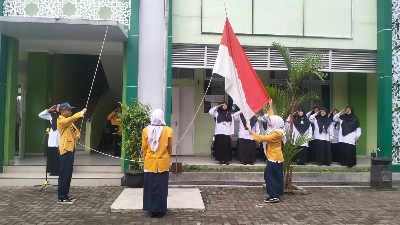 Kegiatan Upacara Perdana di MTsN 9 Sleman Setelah Libur Semester Ganjil