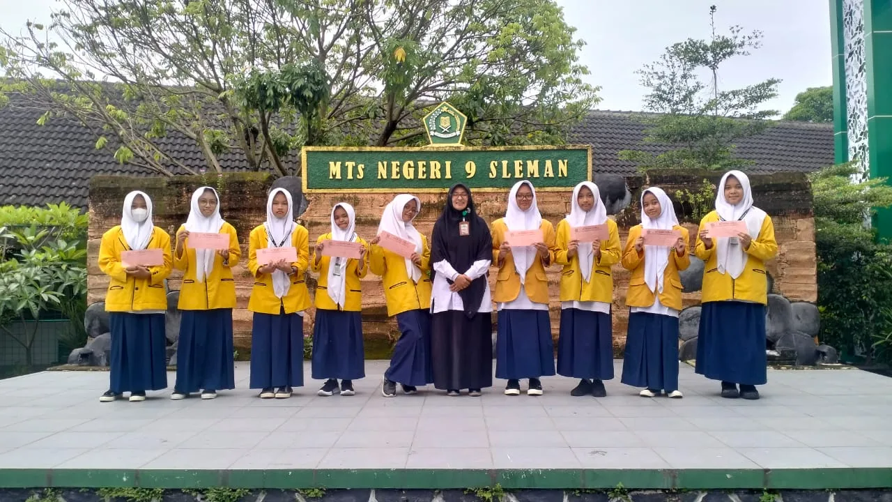 MTsN 9 Sleman Bangga Berikan Anugerah Reward kepada 63 Siswa Berprestasi Olimpiade Online