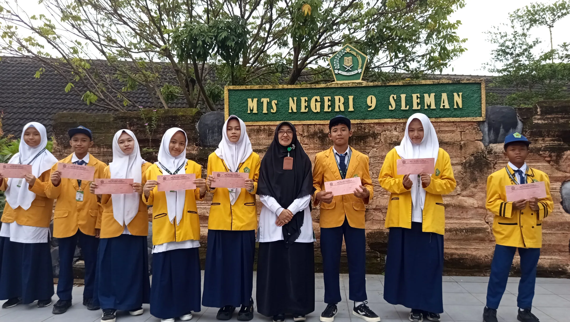MTsN 9 Sleman Bangga Berikan Reward pada Siswa Berprestasi Periode November–Desember 2025