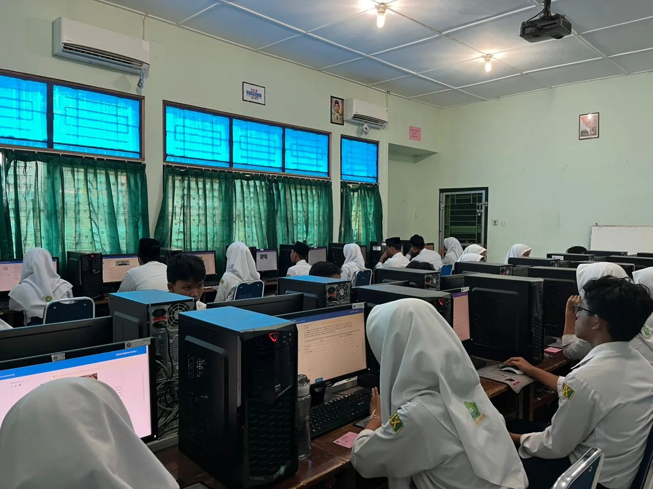 185 Murid Kelas 9 Ikuti PP TKA-TKAD Tahap 2 Hari Pertama di MTsN 1 Sleman