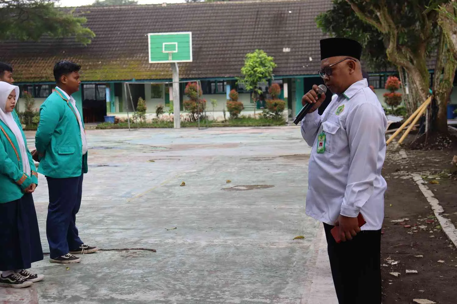 Kepala MTsN 7 Sleman Berikan Pengarahan Sebelum Pelaksanaan PP TKA-TKAD Tahap 2