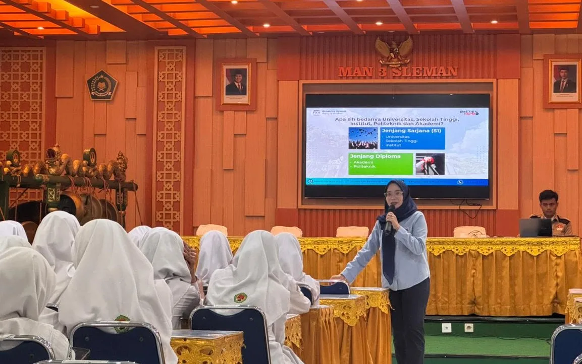 Tanpa Skripsi dan Terakreditasi Unggul, STIE YKPN Tarik Perhatian Siswa MAN 3 Sleman