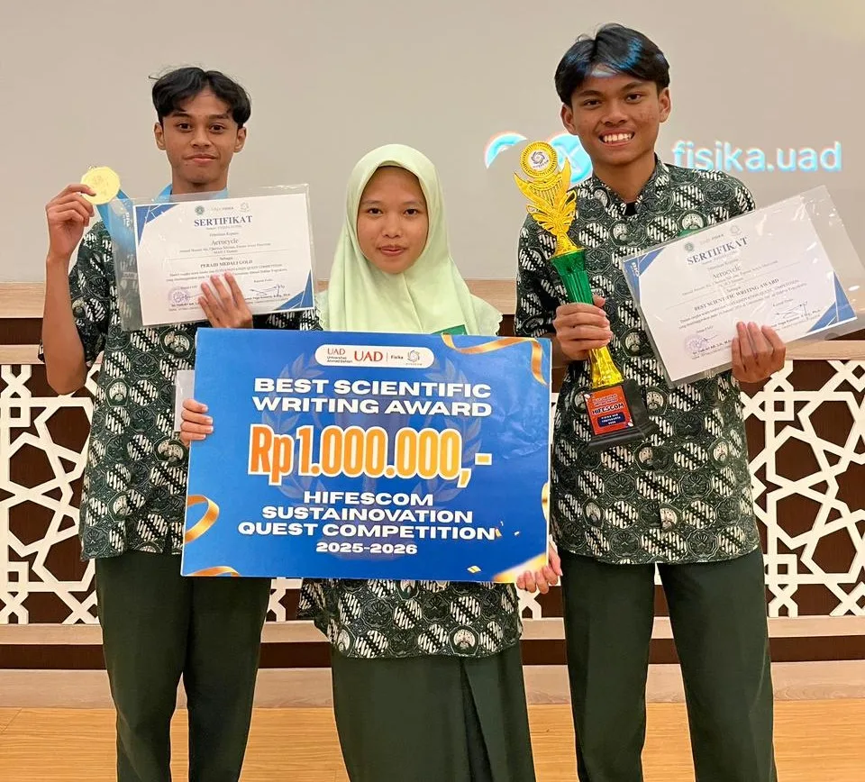 Kantongi Golden Ticket, Tim Aerocycle Riset MAN 3 Sleman Raih Gold Medal dan Best Scientific Writing Award