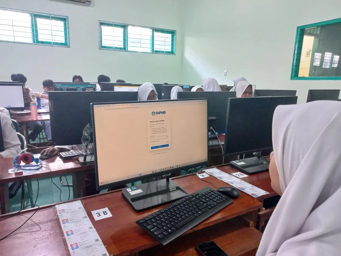 MAN 3 Sleman Fasilitasi Pembuatan Akun SNPMB di Laboratorium TIK